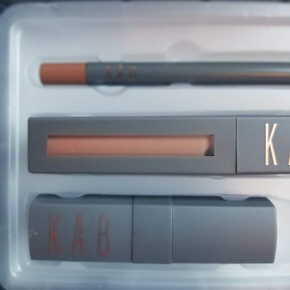 KAB Cosmetics Lip Kit - Sending Nudes - Picture 12 of 16